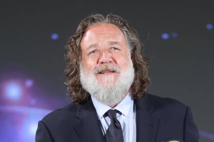 Russell Crowe returns to his Gladiator days with jaw-dropping physique following 55-lb weight loss transformation