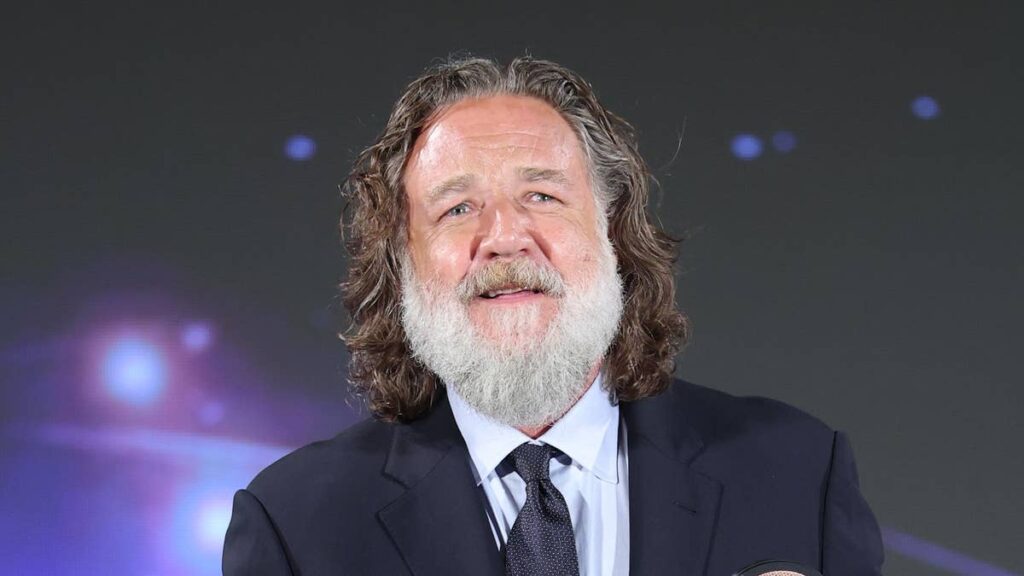 Russell Crowe returns to his Gladiator days with jaw-dropping physique following 55-lb weight loss transformation