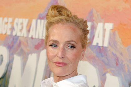 X-Files star Gillian Anderson looks younger than ever in ethereal floral look
