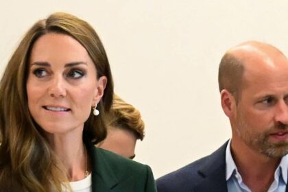 Kate Middleton leaves impatient Prince William waiting during intimate chat with Sir Chris Hoy