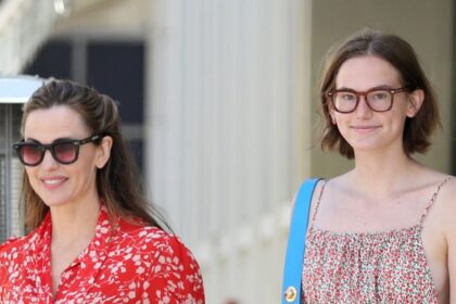 Jennifer Garner and her mini-me Violet step out after heartbreaking family loss