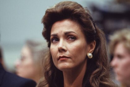 ‘Wonder Woman’ star Lynda Carter stuns fans with her timeless beauty at 75