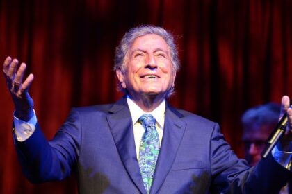 Photos of the Late Legendary Singer – Hollywood Life