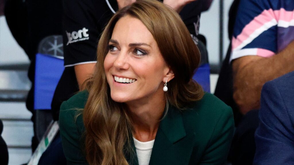 Kate Middleton’s Glasgow jewelry was a hidden tribute to Queen Elizabeth and her kids