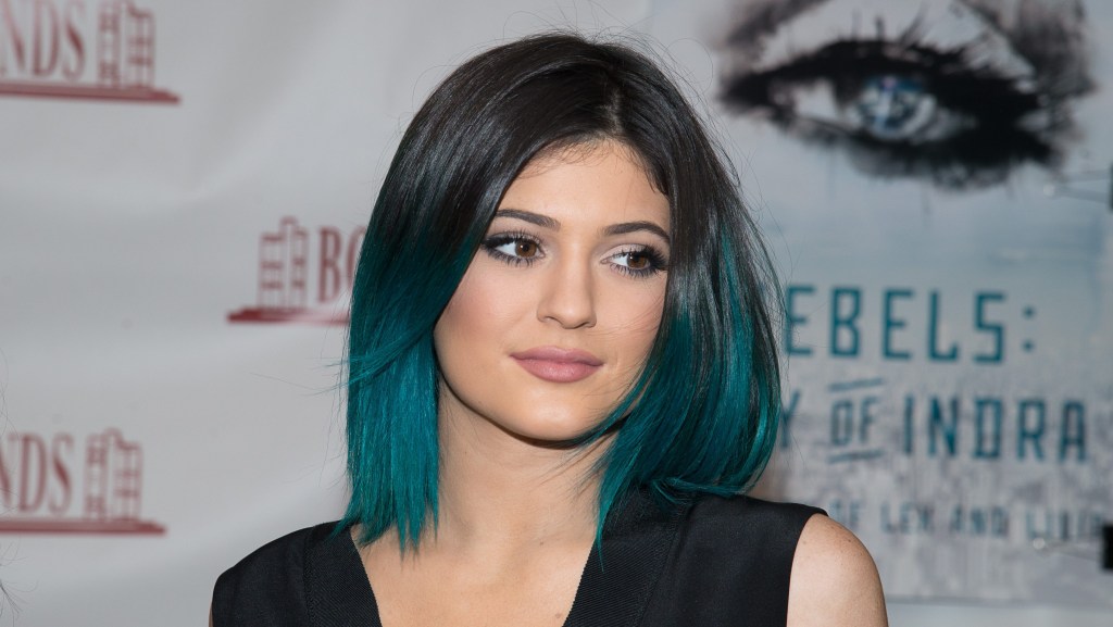 Kylie Jenner Before & After Plastic Surgery: Photos – Hollywood Life