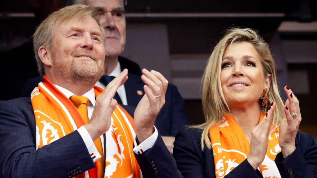 King Willem-Alexander and Queen Máxima’s family are all in on the Netherlands’ newest addition: Xavi Hernández