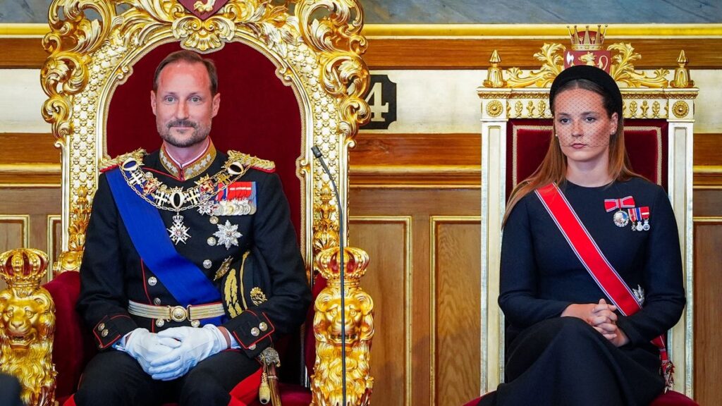 Haakon VIII Swears Oath as King Before Norway’s Parliament with Princess Ingrid by His Side