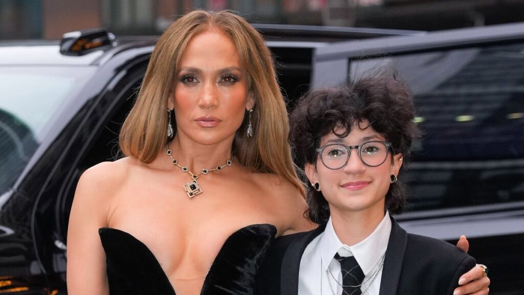 Jennifer Lopez Can’t Stay Away — Brunch Date with Emme Before College Send-Off