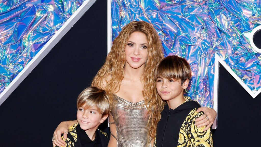 Shakira’s Son Milan Melts Hearts as Big Brother to the Ghetto Kids