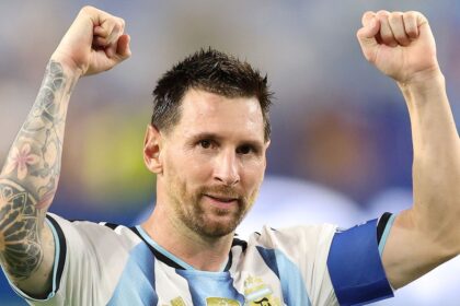 Messi shows special jersey for his Argentina farewell game