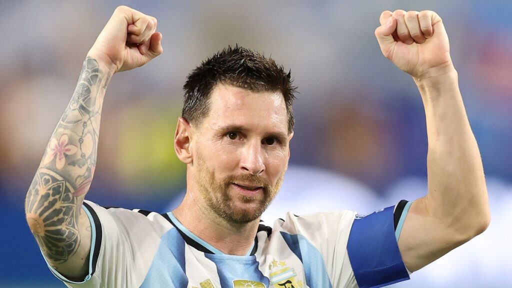 Messi shows special jersey for his Argentina farewell game