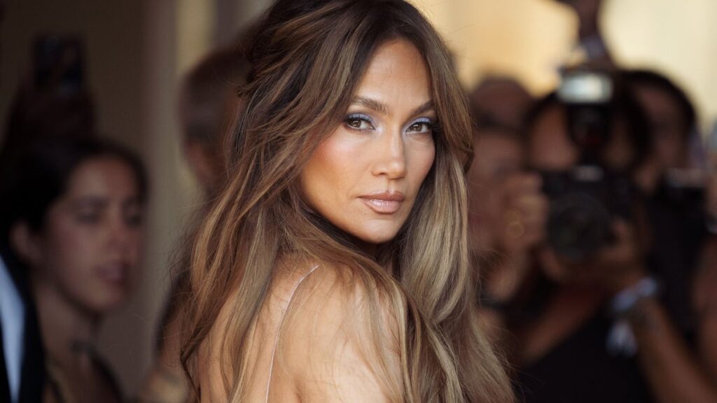 Matthew McConaughey reveals how Jennifer Lopez got him out of a ‘major mess’ in Mexico