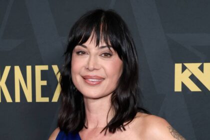 JAG star Catherine Bell, 58, stuns fans with unexpected appearance with ’80s icon Robert Davi, 75
