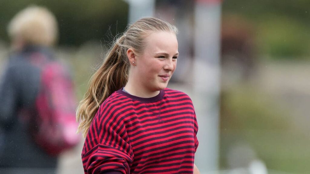 Mia Tindall looks all grown-up as she helps mum Zara Tindall with horse grooming