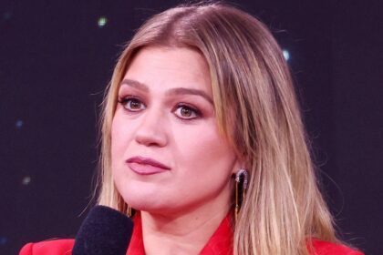 Kelly Clarkson’s 12-word secret to getting through her darkest days