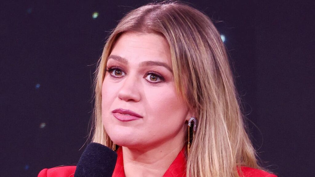 Kelly Clarkson’s 12-word secret to getting through her darkest days