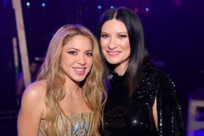 Shakira and Laura Pausini get emotional on stage performing ‘Antología’ in Madrid