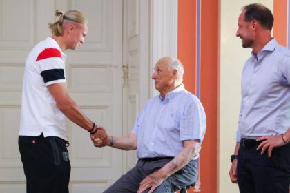 Erling Haaland’s emotional farewell to King Harald V