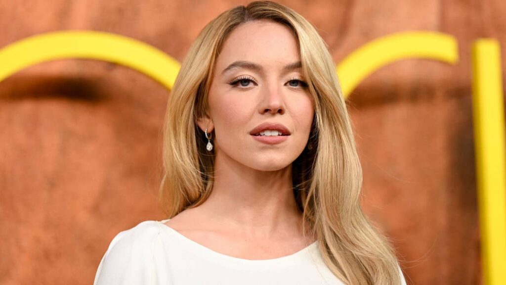 Sydney Sweeney channels Lynda Carter in plunging Wonder Woman look