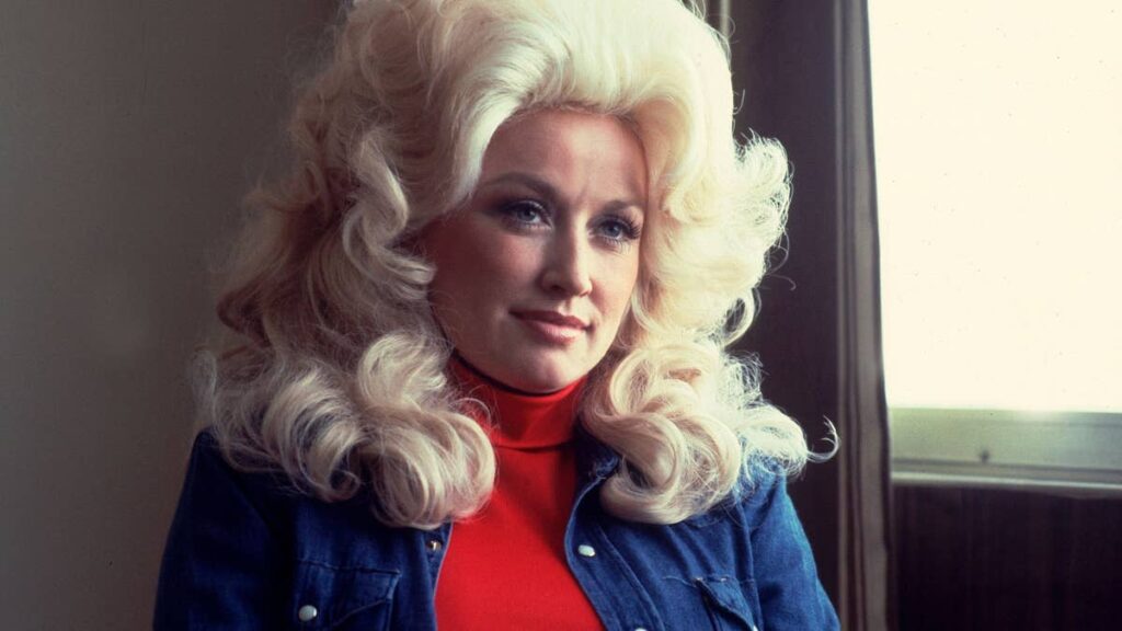 5 Invaluable beauty lessons we learned from Dolly Parton