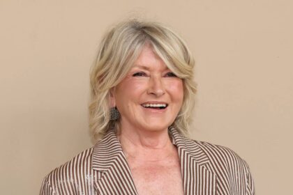 Martha Stewart celebrates 85th birthday with steamy hot tub photo