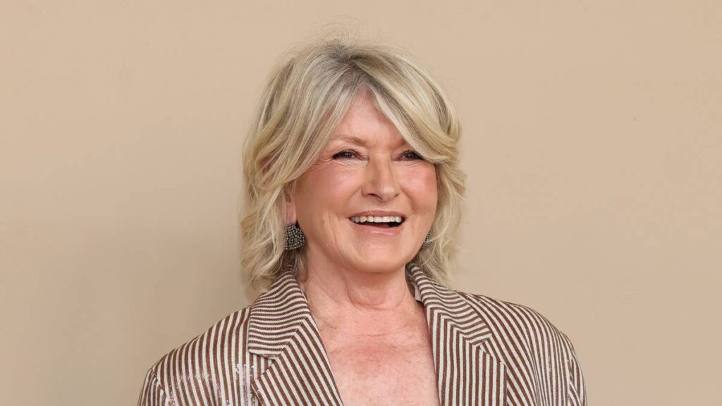 Martha Stewart celebrates 85th birthday with steamy hot tub photo