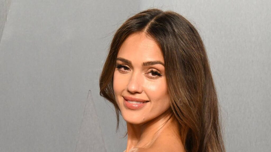 Jessica Alba and daughter twin in plunging mini dresses during vacation