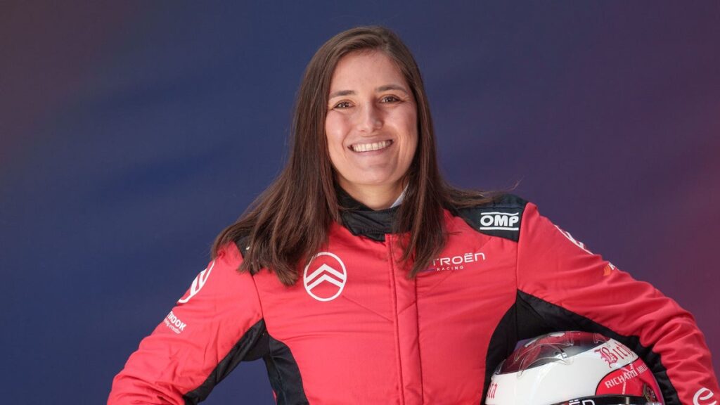 Colombian Tatiana Calderón makes NASCAR Brasil History as rirst woman to win overall