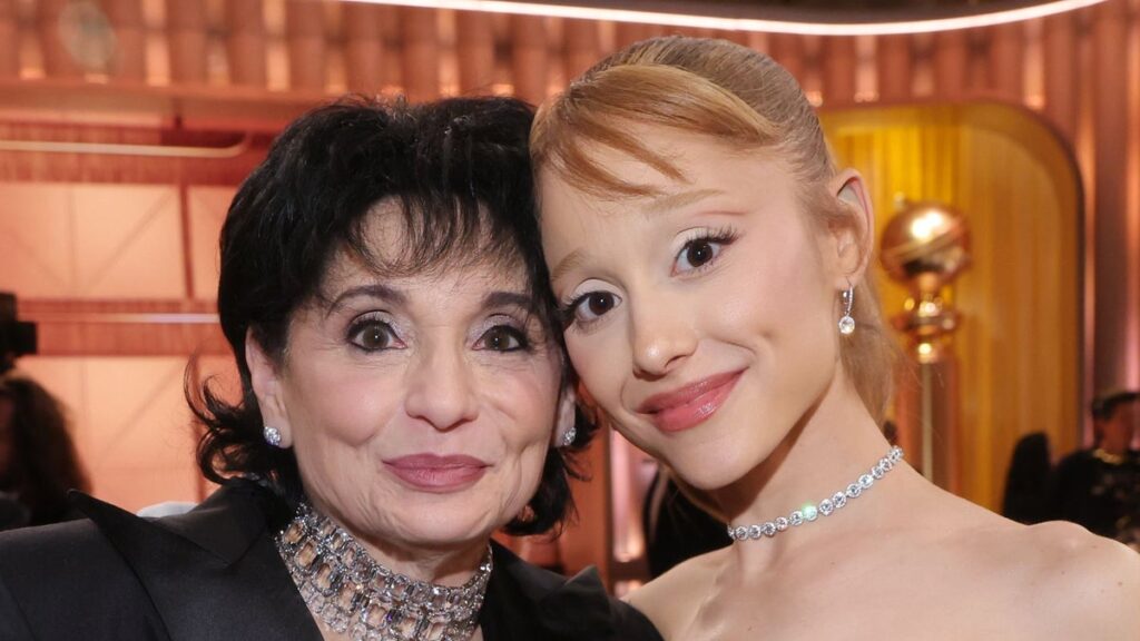 Ariana Grande’s mom reminds her how loved she is during difficult time