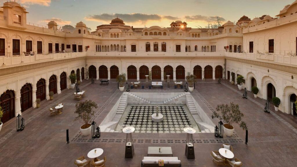 I stayed in a real life 18th century palace in India and felt like royalty — inside RAN BAAS: The Palace
