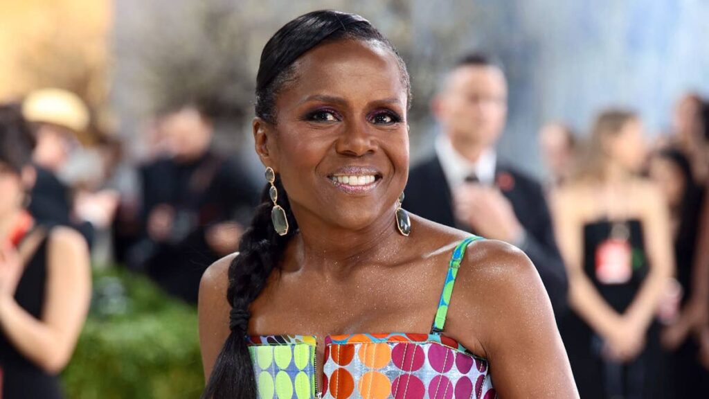 Deborah Roberts takes daring plunge in graphic bikini: ‘Here we go!’