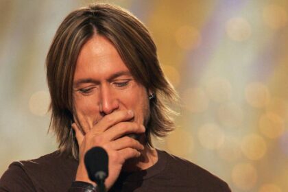 Keith Urban gets emotional singing about an ex finding ‘somebody else’ amid Nicole Kidman divorce