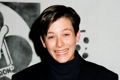 ’90s child star Edward Furlong is unrecognizable as he reunites with famous castmates