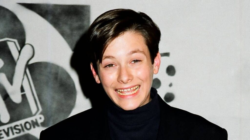 ’90s child star Edward Furlong is unrecognizable as he reunites with famous castmates