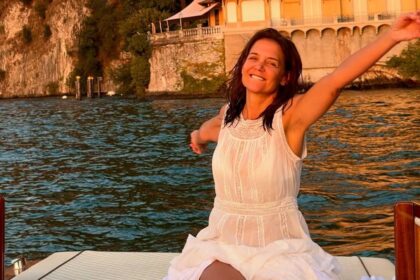 Katie Holmes’ waterside photos with handsome younger boyfriend has fans saying the same thing