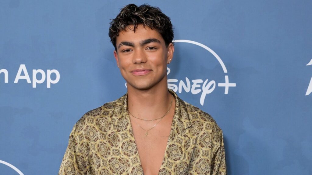 Malachi Barton honors his parents and looks ahead to the ‘best is yet to come’ at Power of Young Hollywood