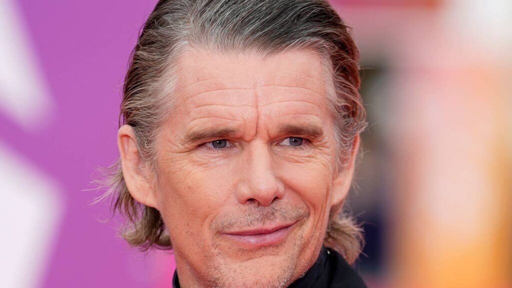 Ethan Hawke makes ultra-rare red carpet appearance with daughter Indiana, 15