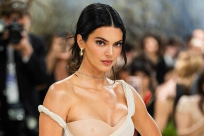 Head-turning Kendall Jenner wows in bikini as she shares glimpse into romantic vacation: ‘Lucky lady’