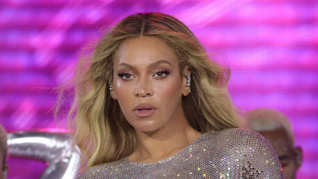 Beyoncé stuns fans in head-turning haute couture naked dress to support husband Jay-Z