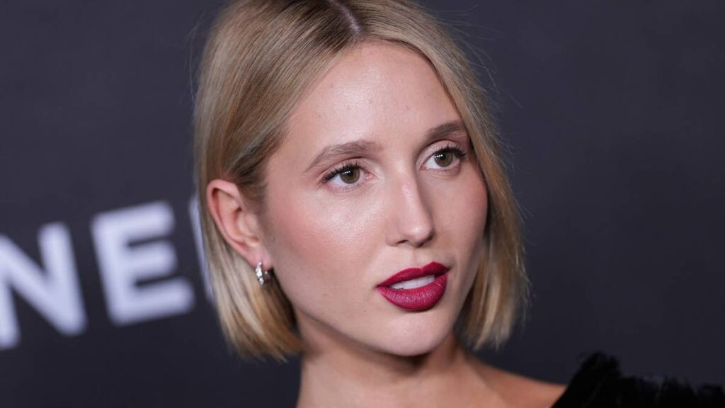 Princess Olympia of Greece is the queen of summer in tiny black string bikini moment you missed