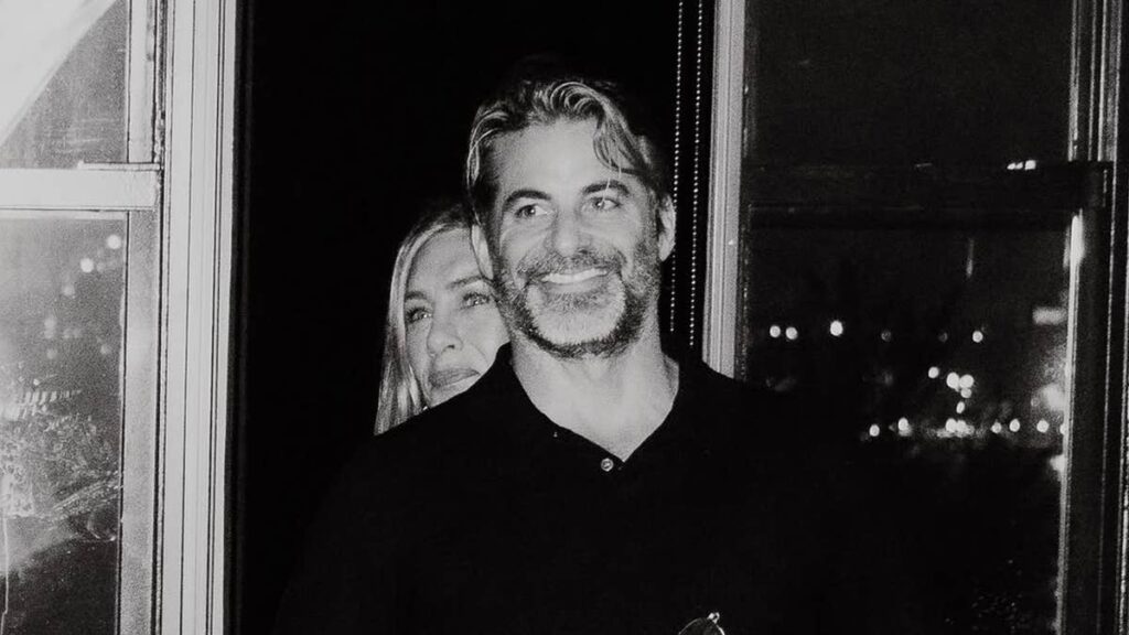 Jennifer Aniston’s boyfriend Jim Curtis opens up in detail about how they actually first met