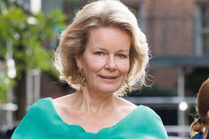 Queen Mathilde steps out in elegant head-to-toe pink for special palace meeting