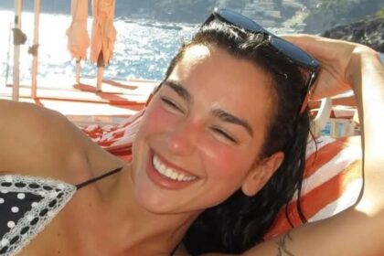 Dua Lipa sizzles in tiny bikini amid girls’ trip to Italy