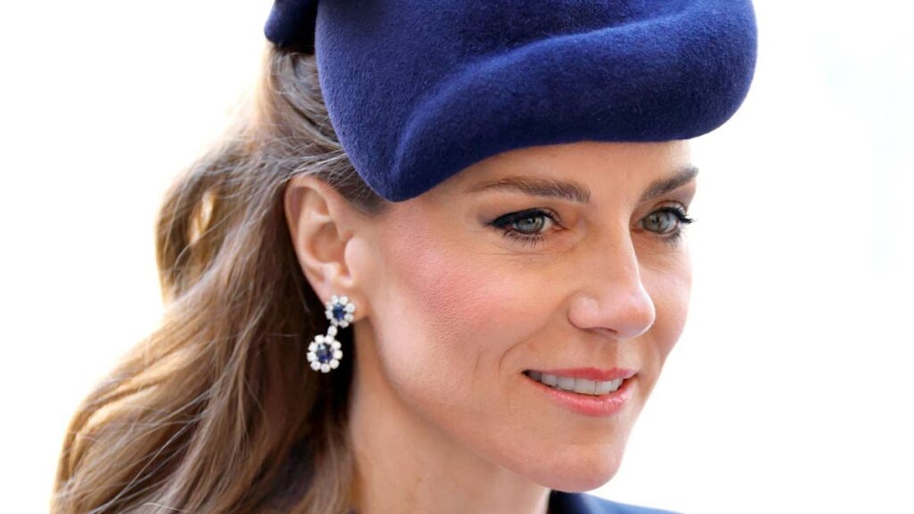 The 1 rare moment Kate Middleton was caught applying lip gloss on camera
