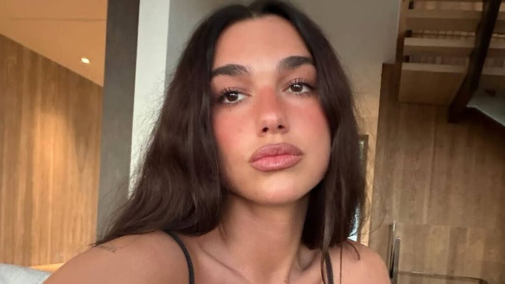 Dua Lipa shows off washboard abs in bombshell bikini photo ahead of major milestone
