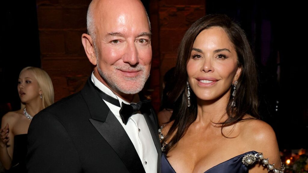 Jeff Bezos and Lauren Sánchez Bezos face unexpected ‘slow process’ in their exclusive Miami neighborhood