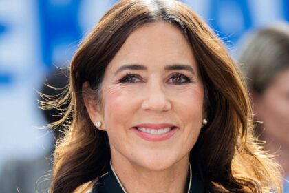 Queen Mary means business in striking power suit for latest royal outing