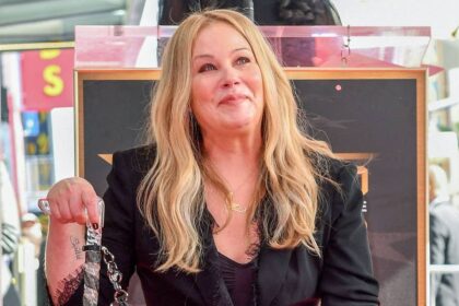 Christina Applegate debuts stunning hair transformation after months out of the spotlight