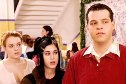 Mean Girls star unrecognisable as he relaunches comedy career 2 decades after film’s release