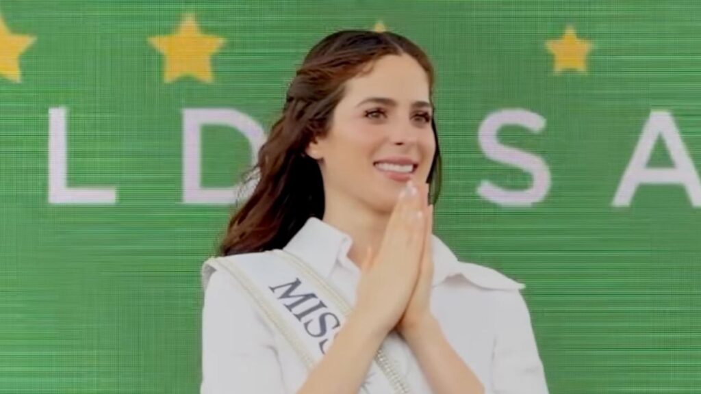 Miss Universe Fátima Bosch receives honorary distinction during her latest trip to Ecuador